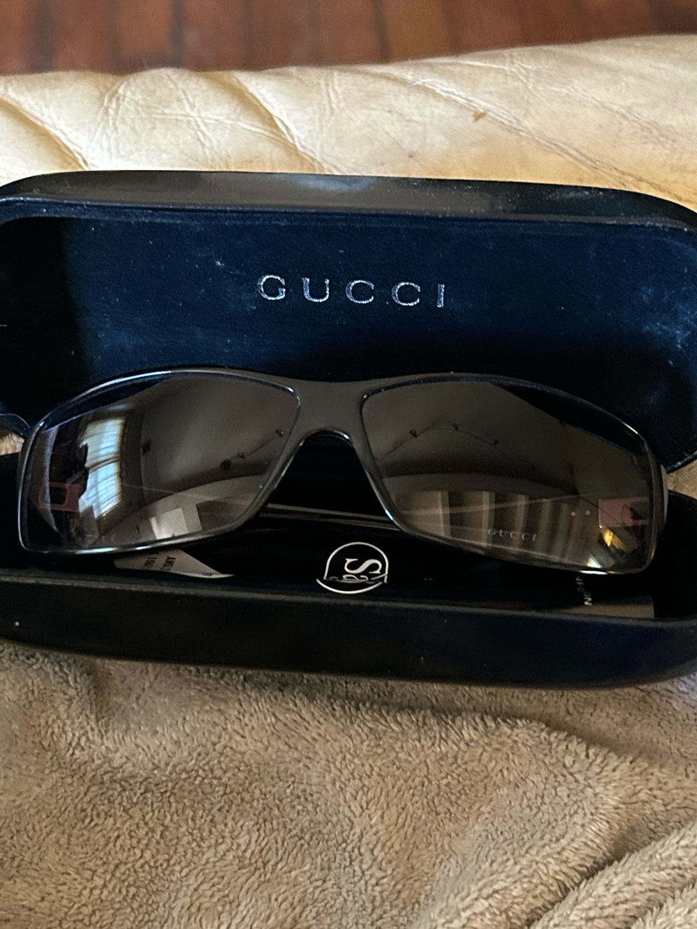 Vintage Gucci GG2515 Black Wrap Shield Sunglasses Y2K 90s Made in Italy